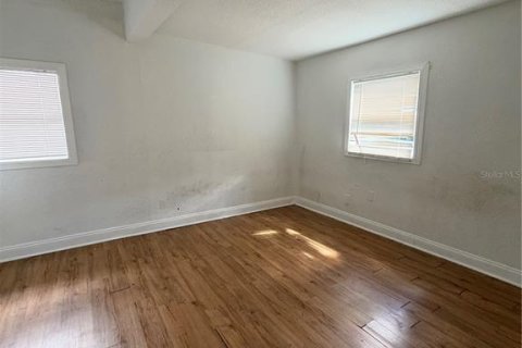 Villa ou maison à louer à Tampa, Floride: 3 chambres, 118.91 m2 № 2416239 - photo 5