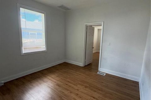 Villa ou maison à louer à Tampa, Floride: 3 chambres, 118.91 m2 № 2416239 - photo 6