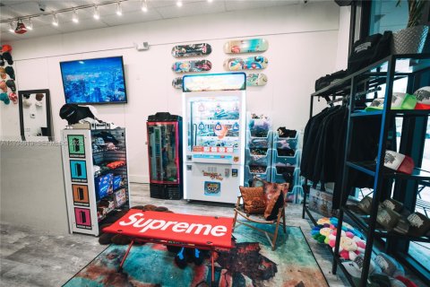 Propiedad comercial en venta en Miami, Florida № 1993402 - foto 6