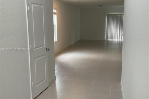 Villa ou maison à vendre à Port St. Lucie, Floride: 5 chambres, 216.09 m2 № 2292704 - photo 6