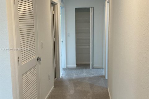 Villa ou maison à vendre à Port St. Lucie, Floride: 5 chambres, 216.09 m2 № 2292704 - photo 27