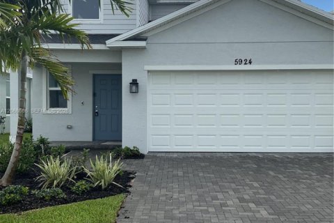 Villa ou maison à vendre à Port St. Lucie, Floride: 5 chambres, 216.09 m2 № 2292704 - photo 3