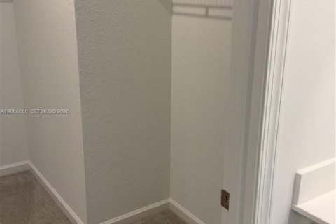 Villa ou maison à vendre à Port St. Lucie, Floride: 5 chambres, 216.09 m2 № 2292704 - photo 21