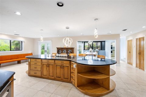 Villa ou maison à vendre à Temple Terrace, Floride: 5 chambres, 385.36 m2 № 2148091 - photo 15