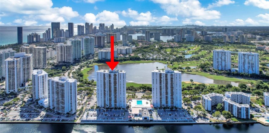 Condominio en Aventura, Florida, 2 dormitorios  № 2023610