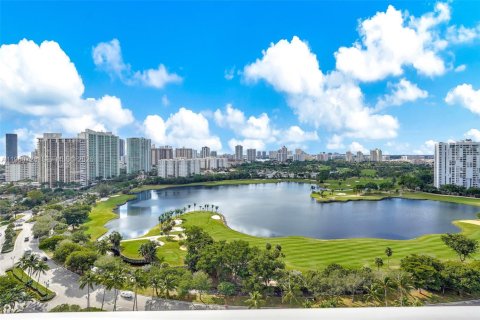 Condominio en venta en Aventura, Florida, 2 dormitorios, 92.53 m2 № 2023610 - foto 16