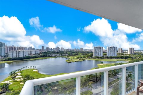 Condominio en venta en Aventura, Florida, 2 dormitorios, 92.53 m2 № 2023610 - foto 13