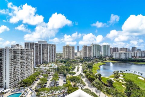 Condominio en venta en Aventura, Florida, 2 dormitorios, 92.53 m2 № 2023610 - foto 14