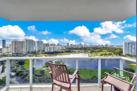 Condominio en venta en Aventura, Florida, 2 dormitorios, 92.53 m2 № 2023610 - foto 11