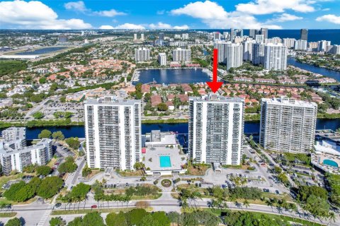 Condominio en venta en Aventura, Florida, 2 dormitorios, 92.53 m2 № 2023610 - foto 7