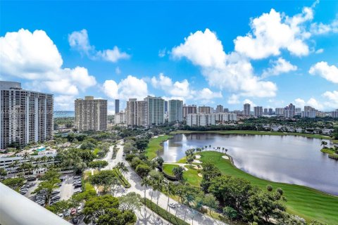 Condominio en venta en Aventura, Florida, 2 dormitorios, 92.53 m2 № 2023610 - foto 18