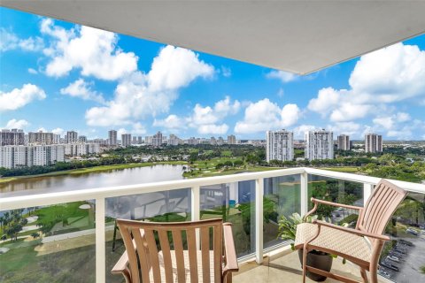 Condominio en venta en Aventura, Florida, 2 dormitorios, 92.53 m2 № 2023610 - foto 19
