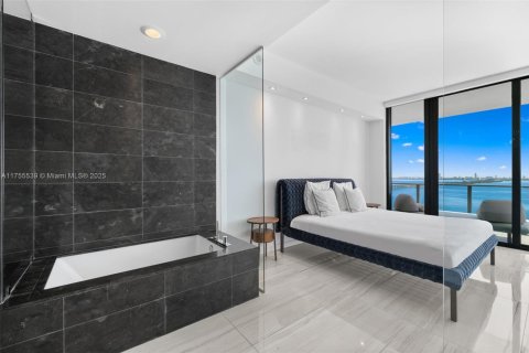 Copropriété à vendre à Miami, Floride: 4 chambres, 207.36 m2 № 1708262 - photo 18
