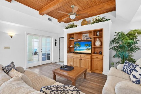 Casa en venta en Clearwater, Florida, 6 dormitorios, 368.91 m2 № 2196905 - foto 9