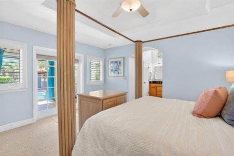 Casa en venta en Clearwater, Florida, 6 dormitorios, 368.91 m2 № 2196905 - foto 17