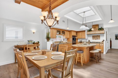 Casa en venta en Clearwater, Florida, 6 dormitorios, 368.91 m2 № 2196905 - foto 12