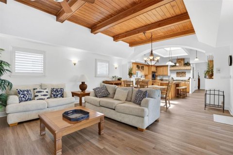 Casa en venta en Clearwater, Florida, 6 dormitorios, 368.91 m2 № 2196905 - foto 6