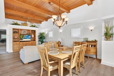 Casa en venta en Clearwater, Florida, 6 dormitorios, 368.91 m2 № 2196905 - foto 10