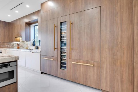 Villa ou maison à vendre à Miami, Floride: 5 chambres, 529.36 m2 № 1998539 - photo 26