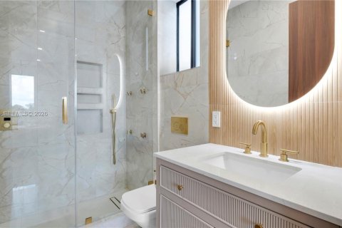 Villa ou maison à vendre à Miami, Floride: 5 chambres, 529.36 m2 № 1998539 - photo 17