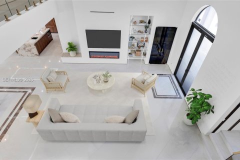 Villa ou maison à vendre à Miami, Floride: 5 chambres, 529.36 m2 № 1998539 - photo 6