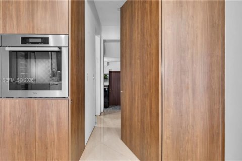 Villa ou maison à vendre à Miami, Floride: 5 chambres, 529.36 m2 № 1998539 - photo 27