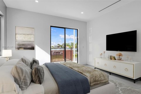 Villa ou maison à vendre à Miami, Floride: 5 chambres, 529.36 m2 № 1998539 - photo 18