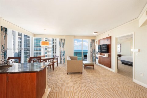 Copropriété à vendre à Sunny Isles Beach, Floride: 1 chambre, 94.85 m2 № 2431304 - photo 6