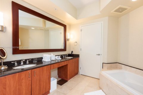 Copropriété à vendre à Sunny Isles Beach, Floride: 1 chambre, 94.85 m2 № 2431304 - photo 11