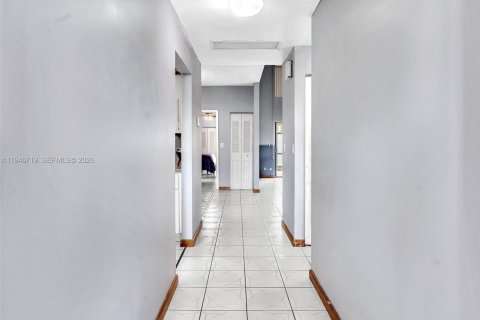 Купить таунхаус в Пемброк-Пайнс, Флорида 2 спальни, 100.33м2, № 2002939 - фото 3