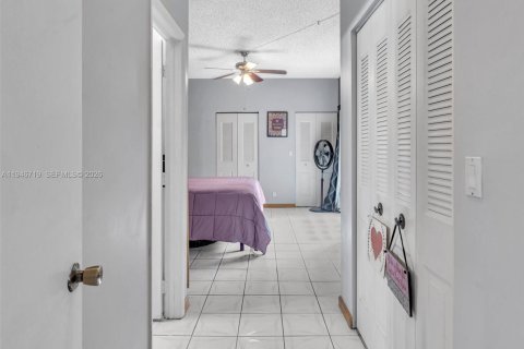 Купить таунхаус в Пемброк-Пайнс, Флорида 2 спальни, 100.33м2, № 2002939 - фото 27