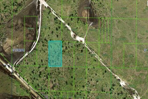 Terreno en Frostproof, Florida № 2227009