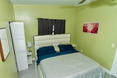 House in Cutler Bay, Florida 3 bedrooms, 133.69 sq.m. № 1952791 - photo 24