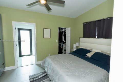 House in Cutler Bay, Florida 3 bedrooms, 133.69 sq.m. № 1952791 - photo 22