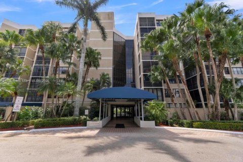Condominio en venta en Weston, Florida, 2 dormitorios, 118.26 m2 № 1699736 - foto 1
