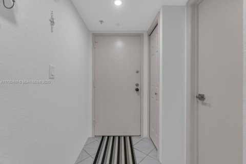 Condominio en venta en Weston, Florida, 2 dormitorios, 118.26 m2 № 1699736 - foto 2