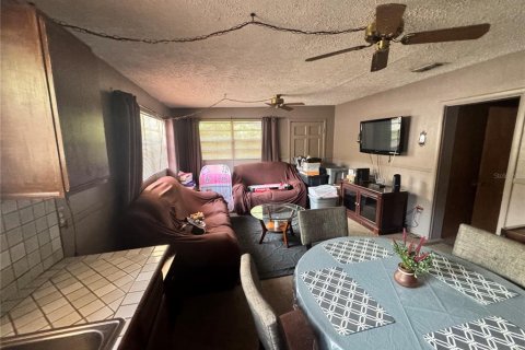 House in Tampa, Florida 3 bedrooms, 139.35 sq.m. № 1810168 - photo 25