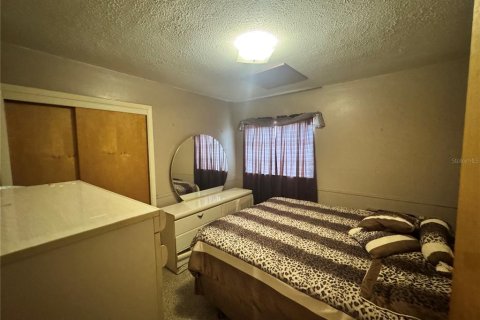 House in Tampa, Florida 3 bedrooms, 139.35 sq.m. № 1810168 - photo 15