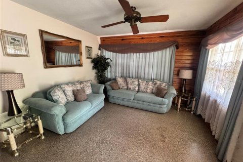 House in Tampa, Florida 3 bedrooms, 139.35 sq.m. № 1810168 - photo 4