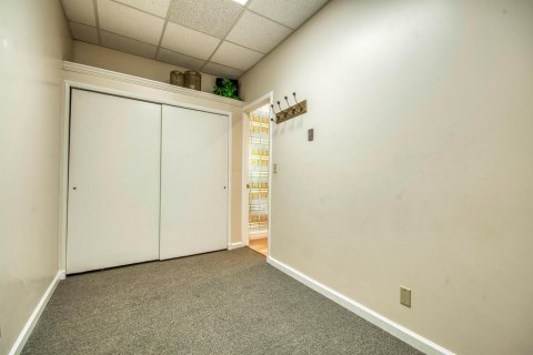 Propiedad comercial en venta en Palm Beach Gardens, Florida № 2268473 - foto 20