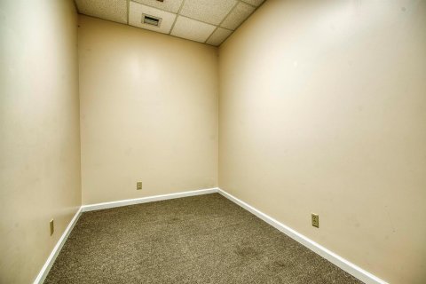 Propiedad comercial en venta en Palm Beach Gardens, Florida № 2268473 - foto 19
