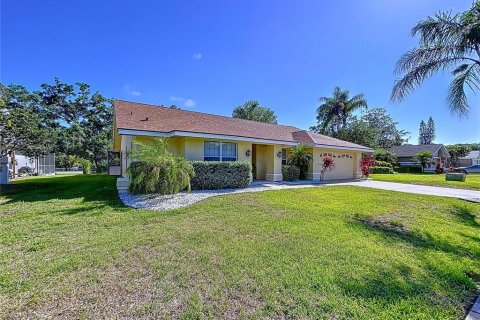 House in Palm Harbor, Florida 4 bedrooms, 204.48 sq.m. № 1751006 - photo 3