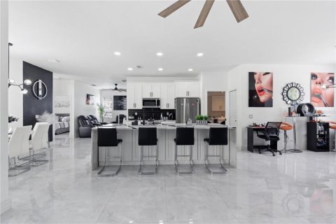 House in Weeki Wachee, Florida 5 bedrooms, 249.35 sq.m. № 2221705 - photo 18