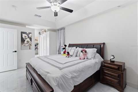 House in Weeki Wachee, Florida 5 bedrooms, 249.35 sq.m. № 2221705 - photo 27