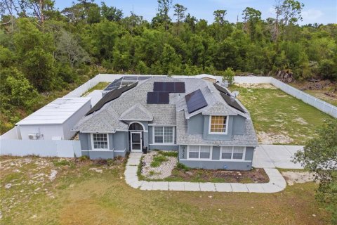 House in Weeki Wachee, Florida 5 bedrooms, 249.35 sq.m. № 2221705 - photo 2