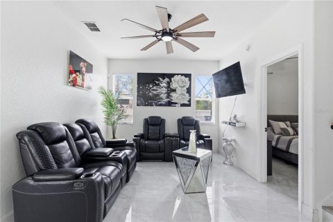 House in Weeki Wachee, Florida 5 bedrooms, 249.35 sq.m. № 2221705 - photo 26