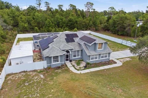 House in Weeki Wachee, Florida 5 bedrooms, 249.35 sq.m. № 2221705 - photo 3