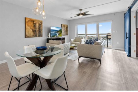 Condo in Saint Petersburg, Florida, 1 bedroom  № 2114816