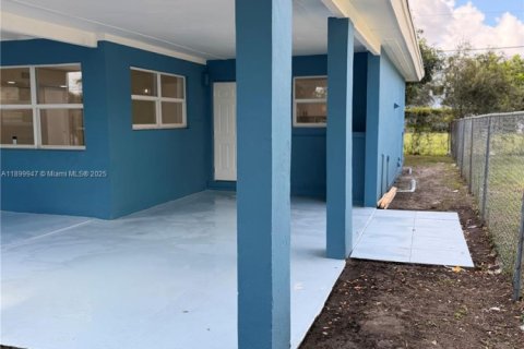 House in Fort Lauderdale, Florida 3 bedrooms, 116.03 sq.m. № 1952894 - photo 3