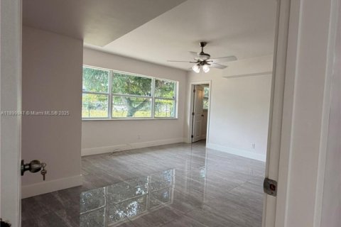 House in Fort Lauderdale, Florida 3 bedrooms, 116.03 sq.m. № 1952894 - photo 23